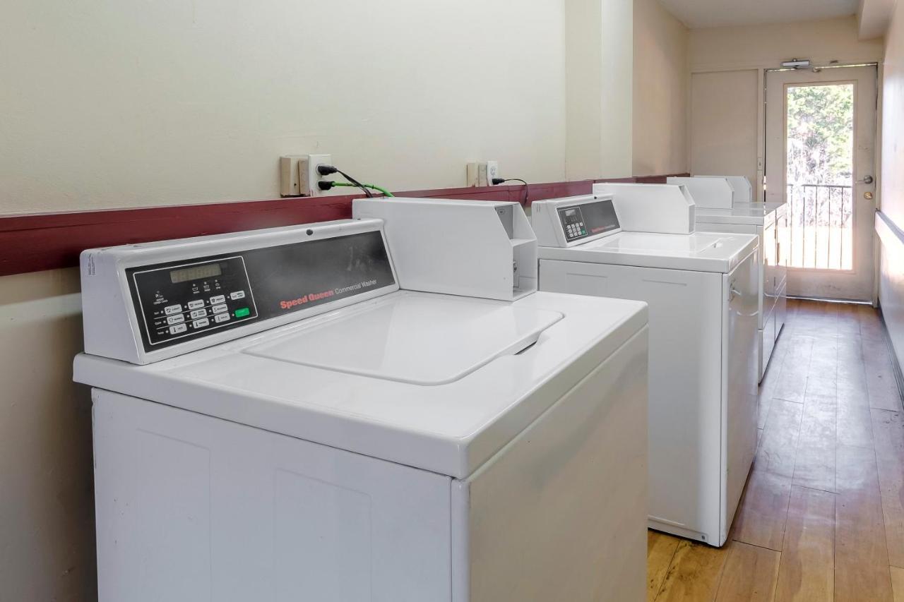 Red Roof Inn Atlanta - Suwanee/Mall Of Georgia מראה חיצוני תמונה