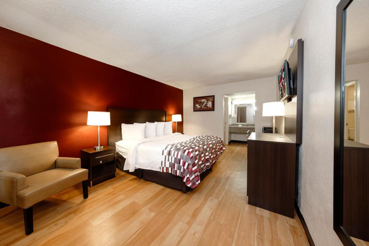 Red Roof Inn Atlanta - Suwanee/Mall Of Georgia מראה חיצוני תמונה