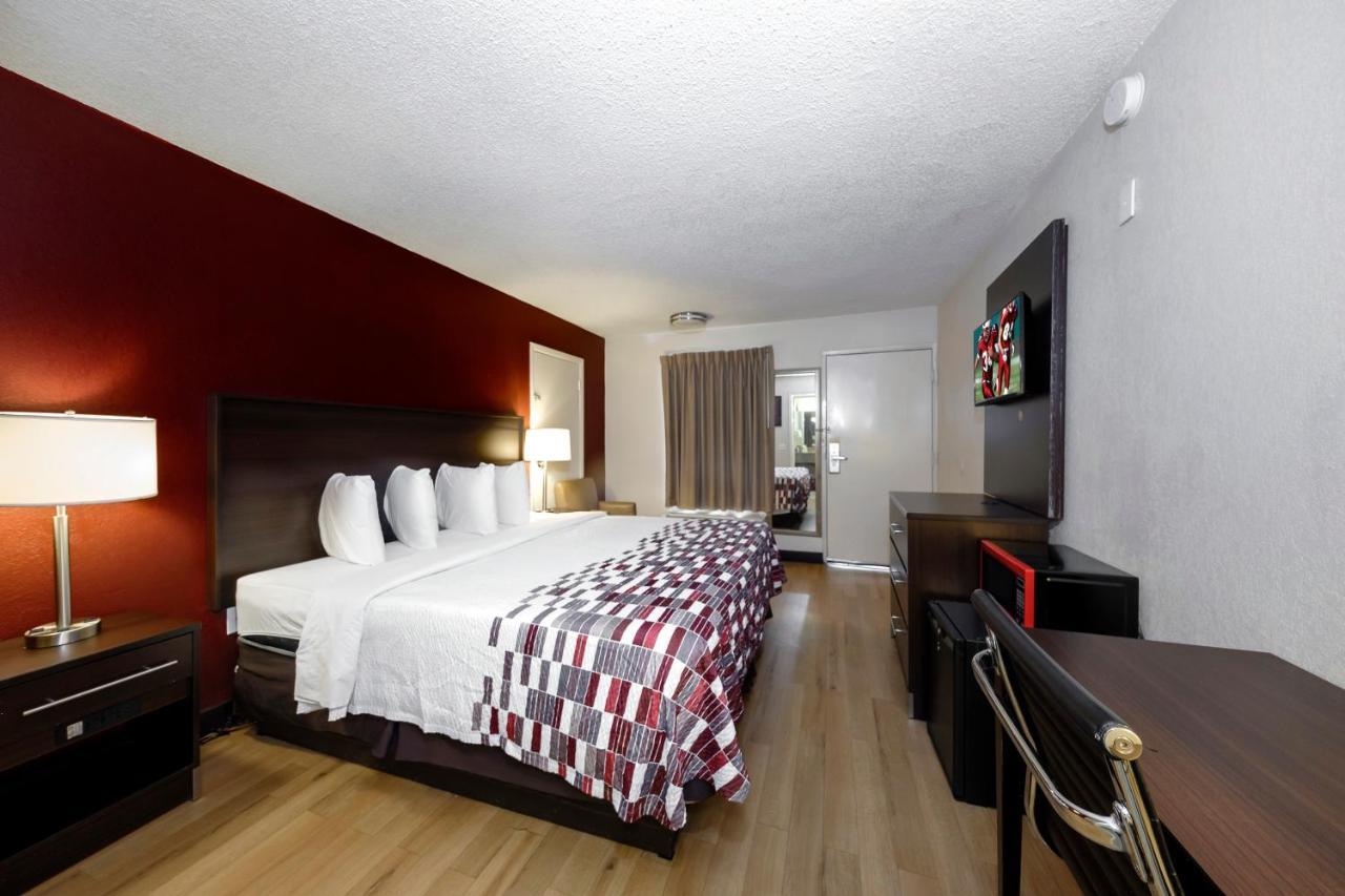 Red Roof Inn Atlanta - Suwanee/Mall Of Georgia מראה חיצוני תמונה