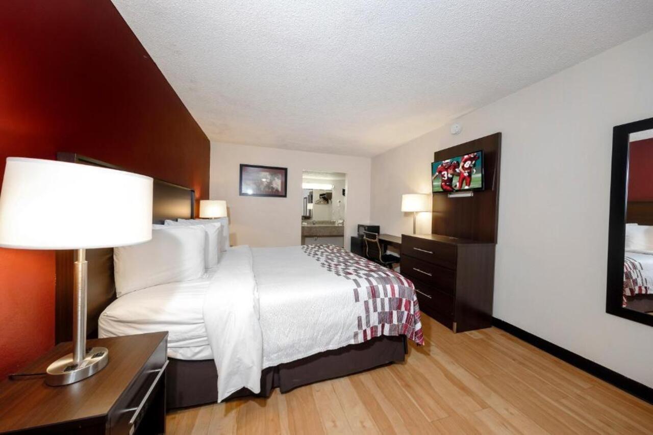 Red Roof Inn Atlanta - Suwanee/Mall Of Georgia מראה חיצוני תמונה
