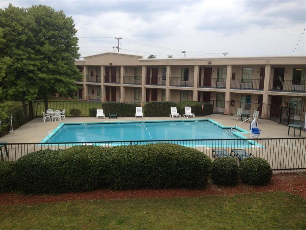 Red Roof Inn Atlanta - Suwanee/Mall Of Georgia מראה חיצוני תמונה