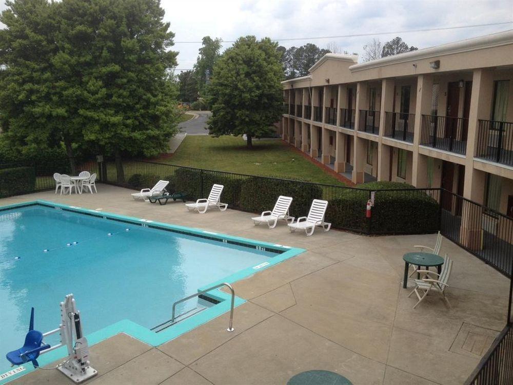 Red Roof Inn Atlanta - Suwanee/Mall Of Georgia מראה חיצוני תמונה