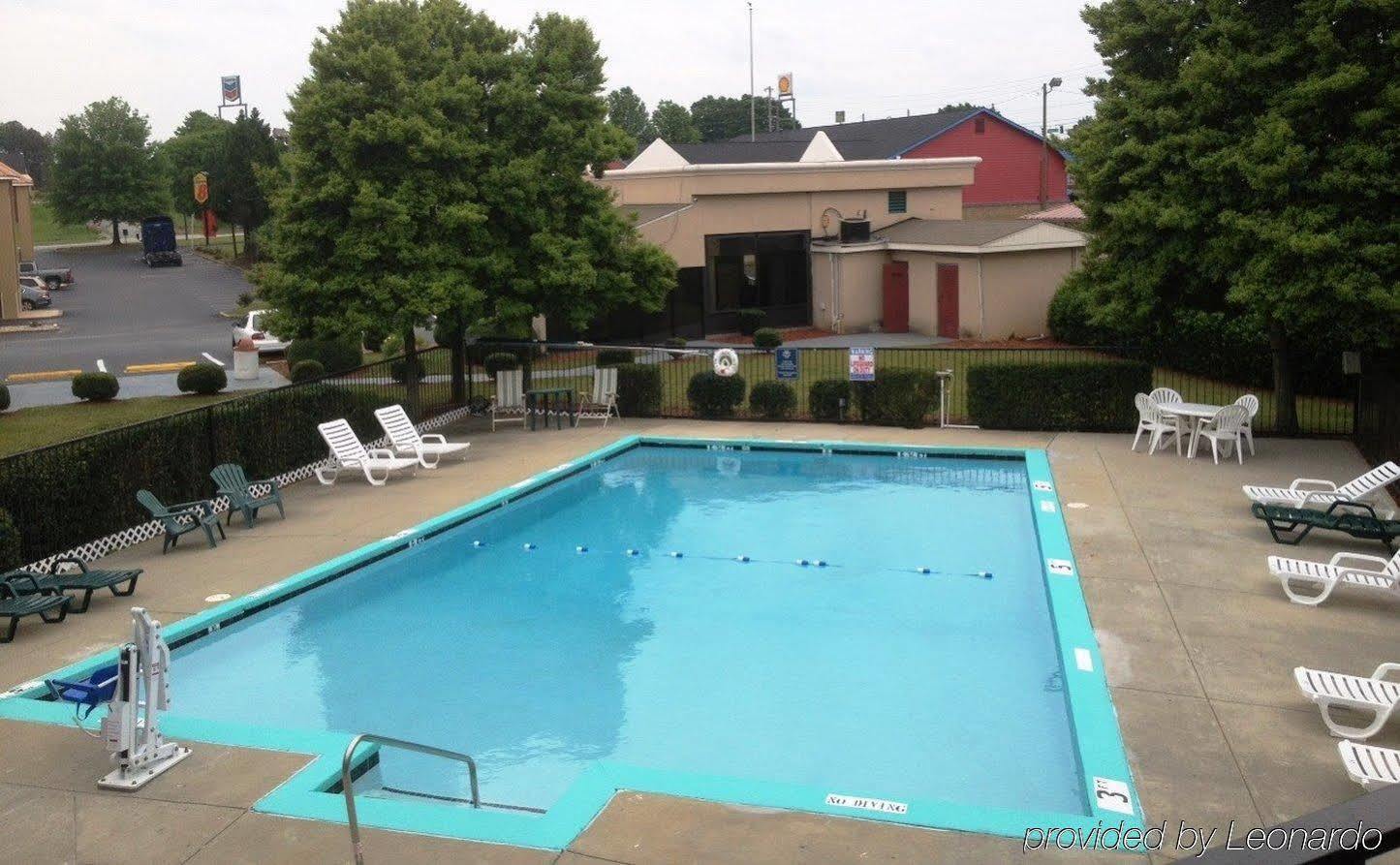 Red Roof Inn Atlanta - Suwanee/Mall Of Georgia מראה חיצוני תמונה